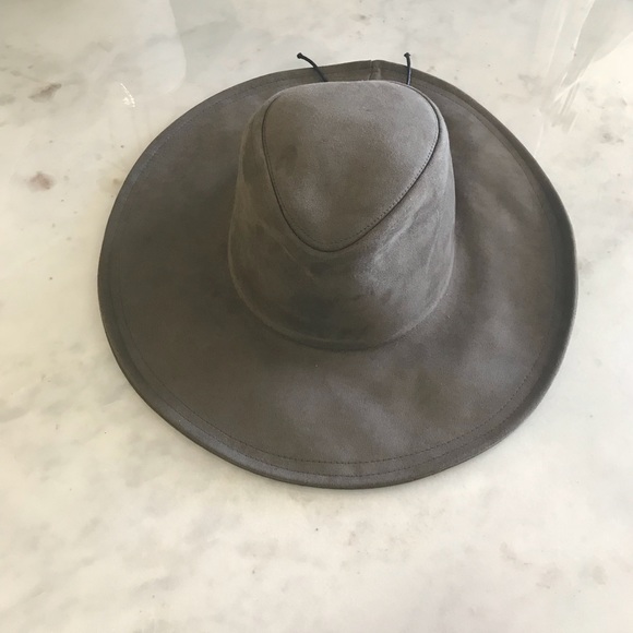 Faux suede hat - Picture 2 of 3